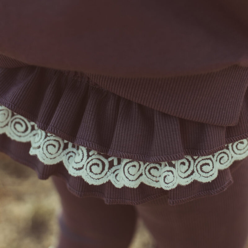 Leginsy fioletowe dla dziewczynki marki Latolla. Modne ubrania i dodatki dla dziewczynek.